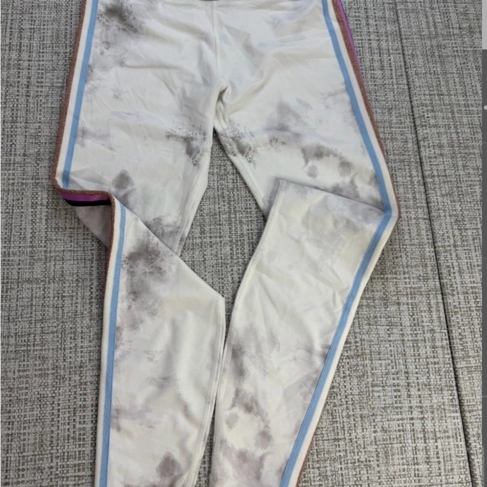 NWT Spiritual Gangster White and Gray Leggings intent medium - Picture 6 of 14